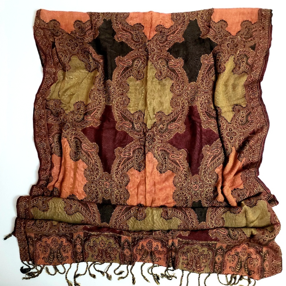 Beautiful Fringed Paisley Design Scarf